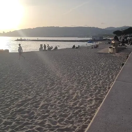 Apartment Spacieux Proche Mer Antibes